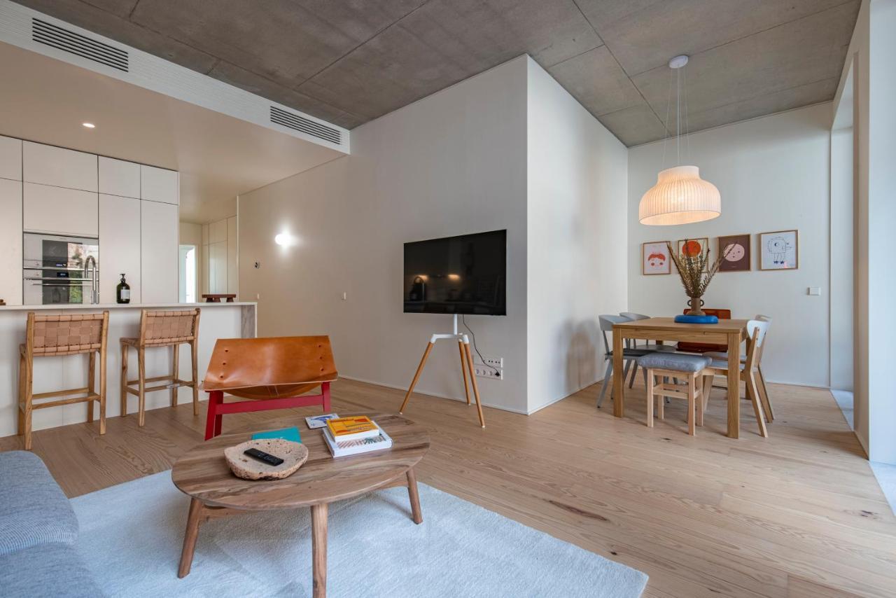 Deluxe 2Bdr Apartment W/ Patio By Lovelystay Lisbon Exterior photo