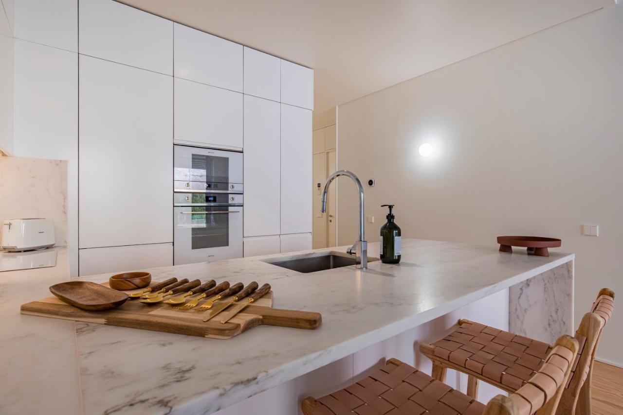 Deluxe 2Bdr Apartment W/ Patio By Lovelystay Lisbon Exterior photo