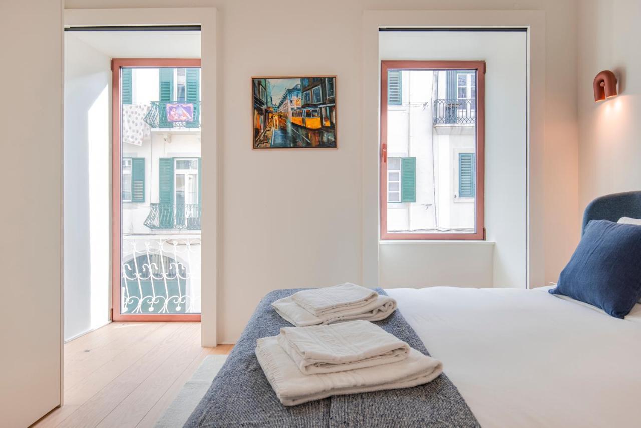 Deluxe 2Bdr Apartment W/ Patio By Lovelystay Lisbon Exterior photo