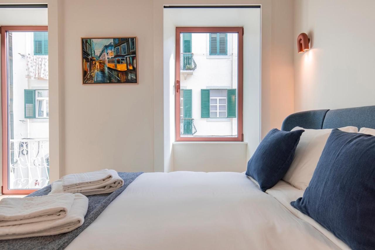 Deluxe 2Bdr Apartment W/ Patio By Lovelystay Lisbon Exterior photo